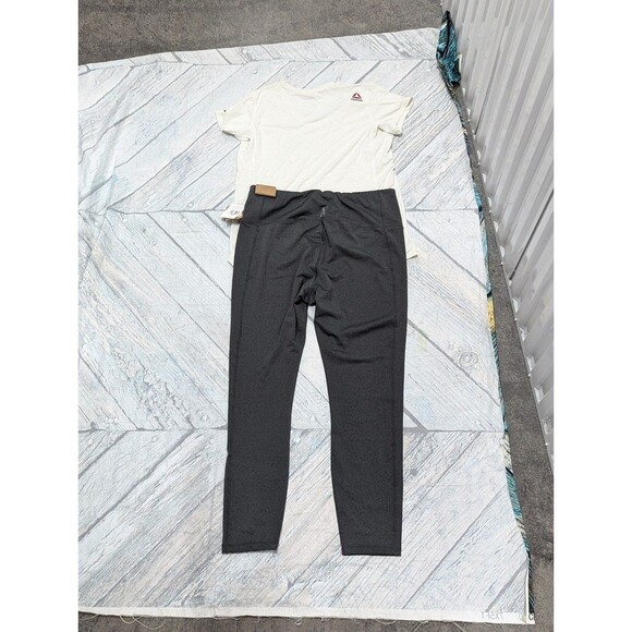Reebok NWT XL White Active Tshirt and 1X Grey Skinny High Rise Leggings - Picture 3 of 10